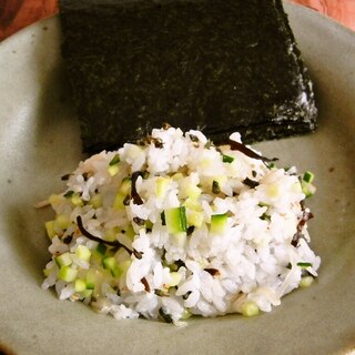 さっぱり　胡瓜とシソの実とガリの混ぜご飯